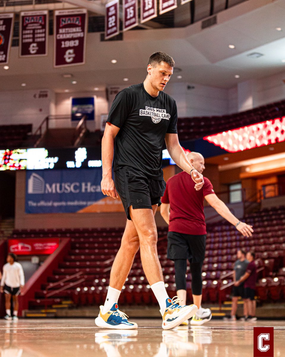 CofCBasketball's tweet photo. 75 days until we’re back in TD ⏳ https://t.co/x381MOuOZy