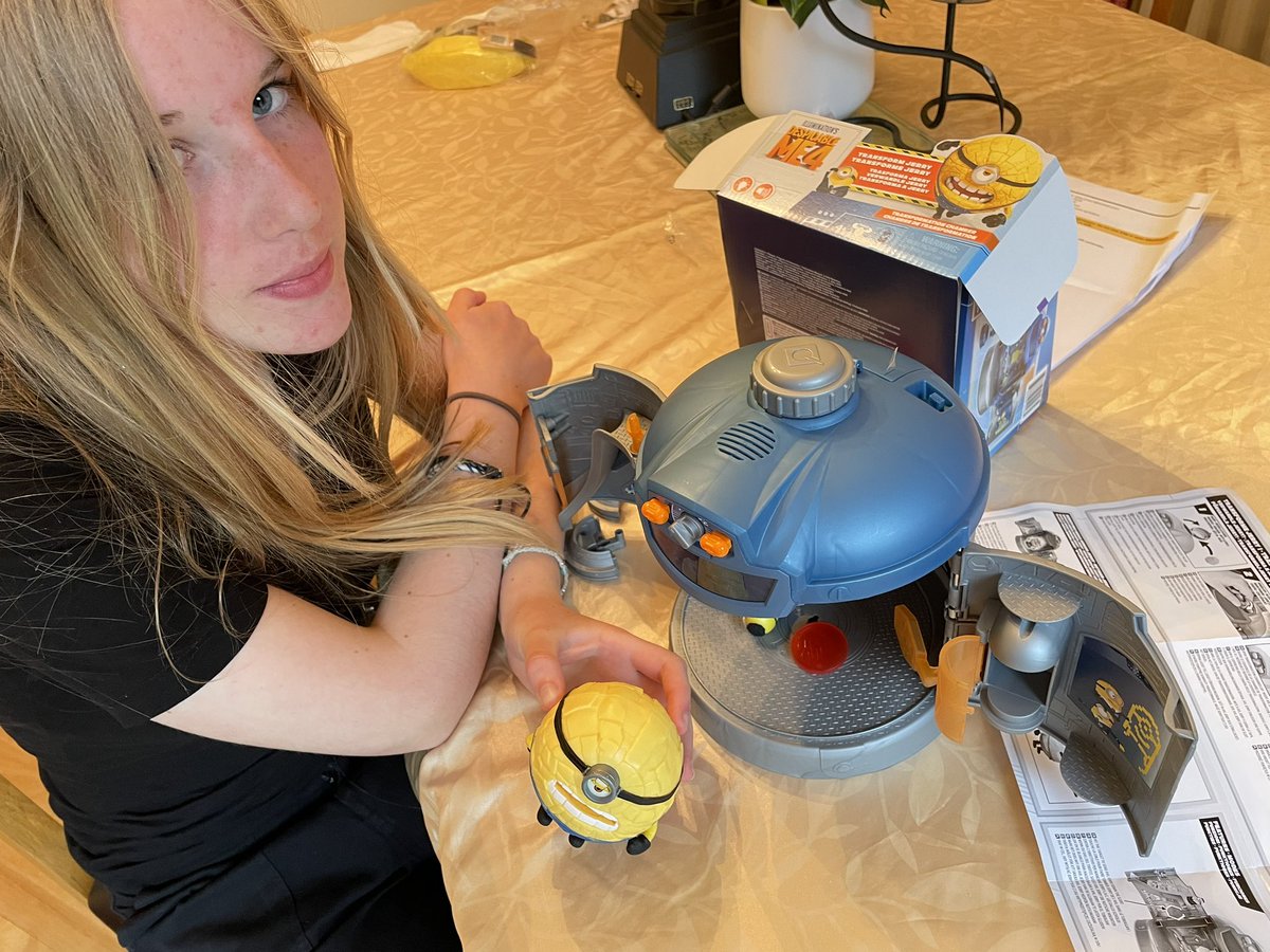 KentishLass28's tweet photo. Hilarious minion antics with the Despicable Me 4 Transformation Chamber ❤️❤️❤️❤️
#DM4 #dm4 https://t.co/nt3bFJUnYv