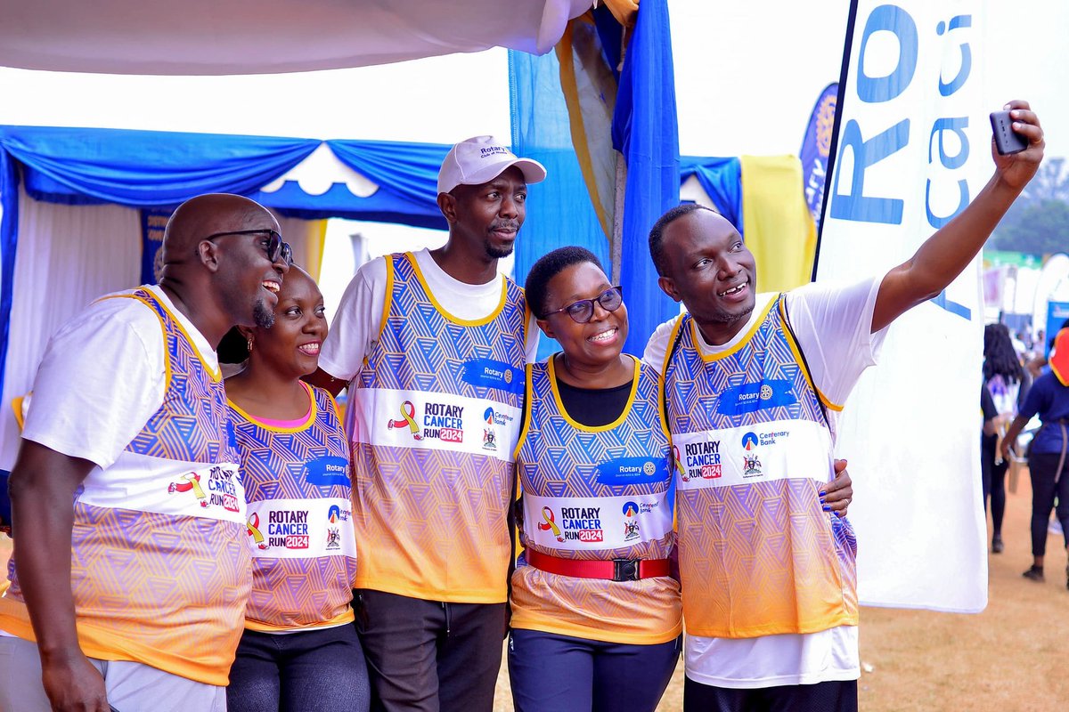 Jessicazziwa's tweet photo. I did participate in the cancer run 2024 together with my club the Rotary Club of Acacia sunset @RotaryAcaciasu1 .All proceeds go towards building the cancer center in Nsambya Hospital.#CancerRun2024 @UgRotaryCancerP https://t.co/O3oxX2Dlpg