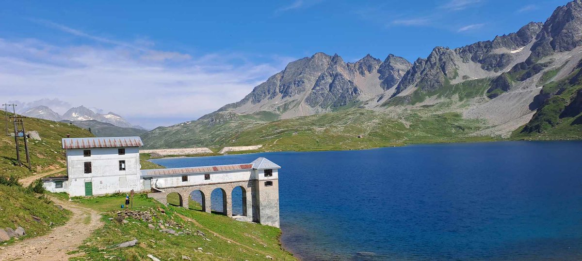 Saliinvetta's tweet photo. 📍 Lago Nero, Lago Kastel e Toggia, nel cuore dell'alta Val Formazza. Regione Piemonte.
👉https://t.co/Xv03xAuPNT
#lagonero #lagokastel #valformazza #view #montagna #alpinismo #fotomontagna #trekking #camminate #escursioni https://t.co/ELVXDM1KJX