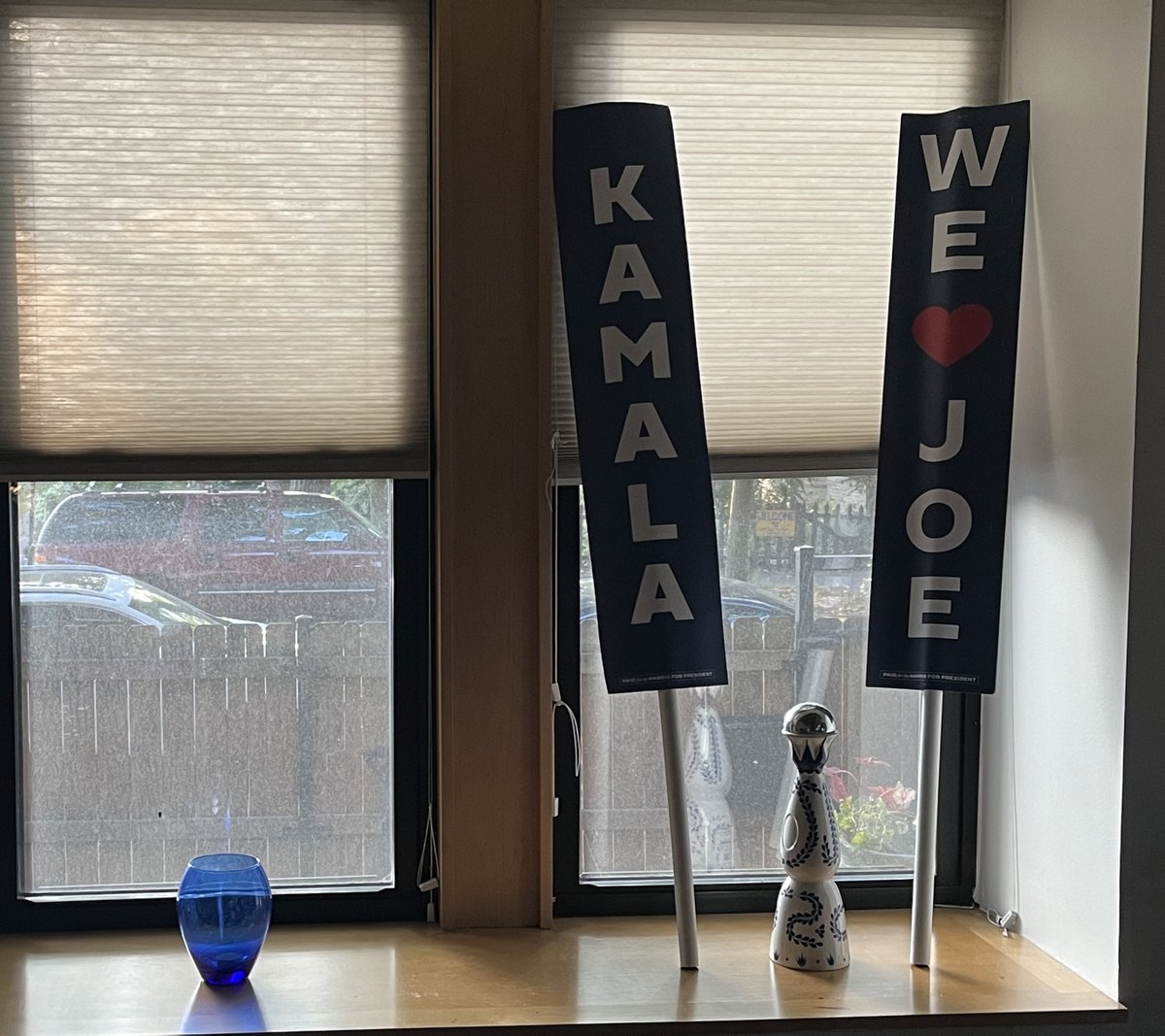 "You may have sensed that none of our days went according to plan, and so may be surmising that things did not go according to plan on this day. Never surmise, you make a sur of mi and se."

wonkette.com/p/dnc-2024-a-f…