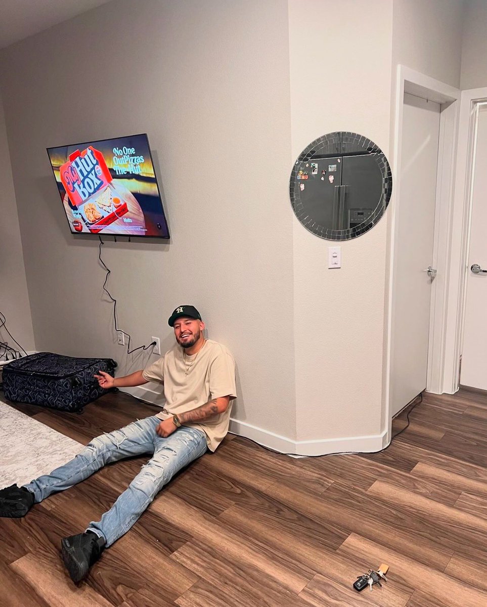 CristianM210's tweet photo. been gone🫥 https://t.co/YPEKxnVNuu