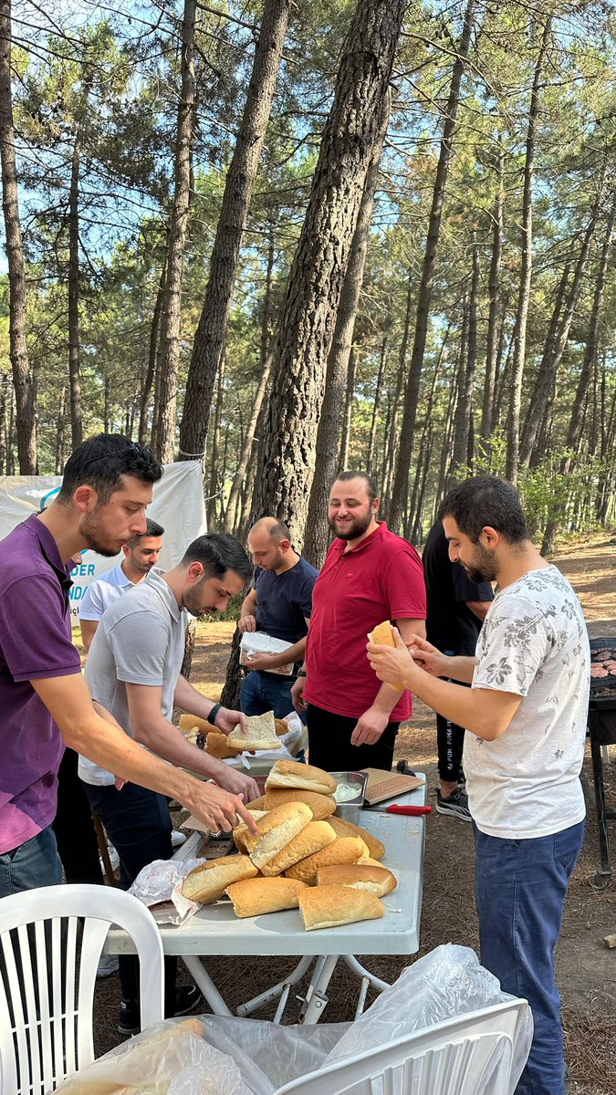 yeninesilder's tweet photo. Yeni Nesil Farkındalık Derneği olarak, Köfte Ekmek Şenliği Programımız kapsamında bir araya geldik. Katılımın yoğunluğu, ortamın samimiyeti programımıza ayrı bir değer kattı. Katılım sağlayan ve emeği geçen herkese teşekkür ederiz. 

#genç #genclik #öğrenci #eğlence #doğa https://t.co/vfnNR0FzmE