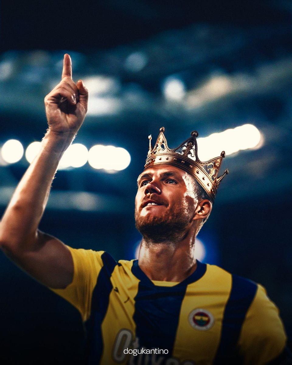 FenerXtraDE's tweet photo. KING EDIN DZEKO! 

Zeigt Respekt!!! https://t.co/yL3kXai1yw