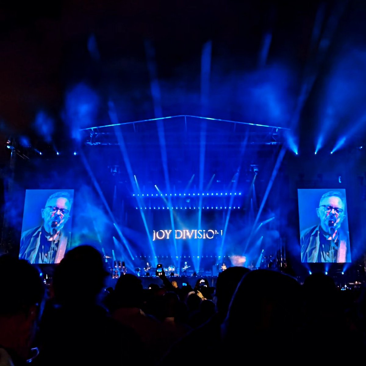 After the disappointment of the cancelled Cardiff gig much fun was had in the park 💃🪩🍻 Great catching up with some familiar faces and met some top new people. Hope the next one isn't too far away  <a href="/neworder/">New Order</a> 😉 <a href="/liddle_andy/">Andrew Liddle</a> working the laser magic as usual 👌 Great work crew 🙌