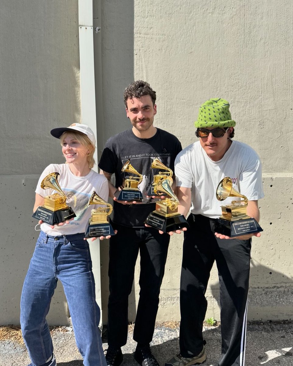 itsandreayall's tweet image. this paramore?