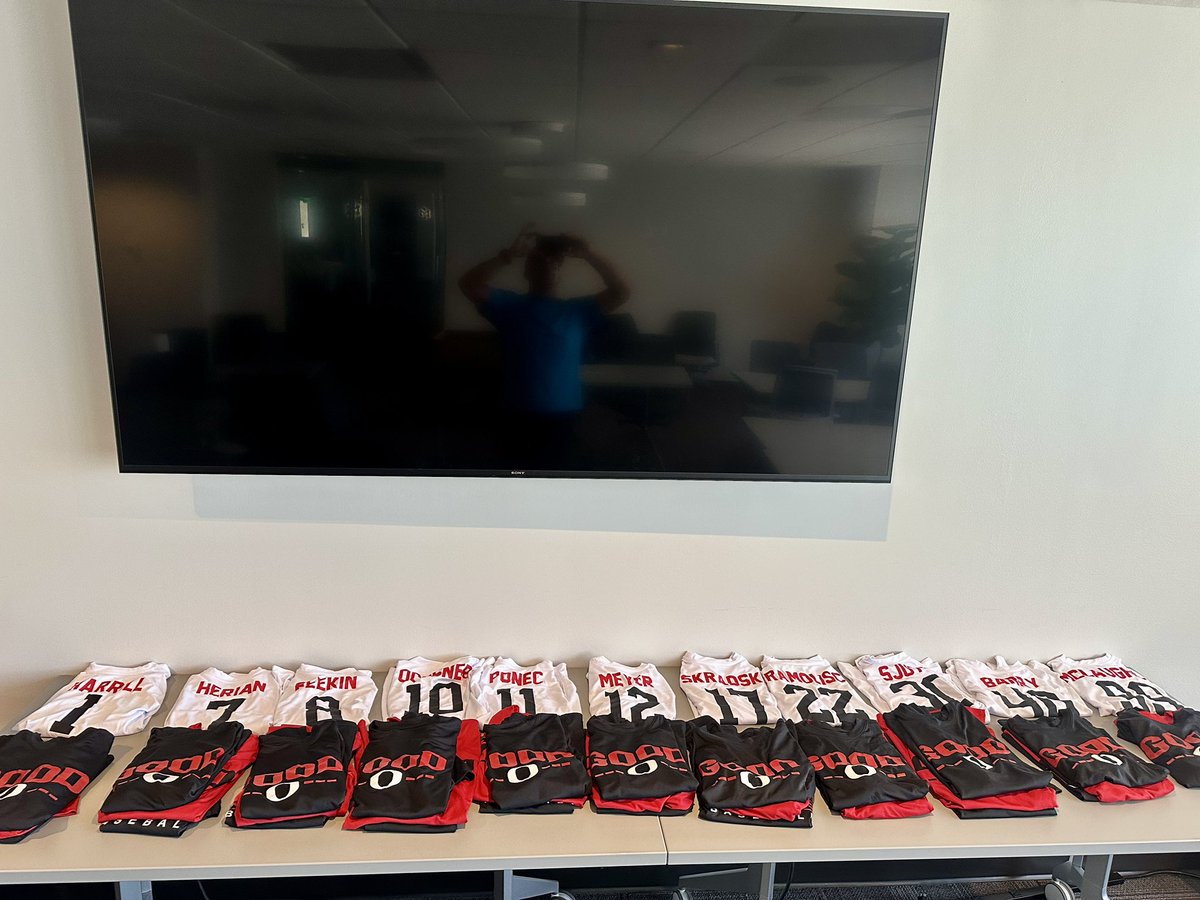 Tigers offseason kickoff tonight!  Thanks to @deremersportswear for getting the boys looking right!  #GOOD