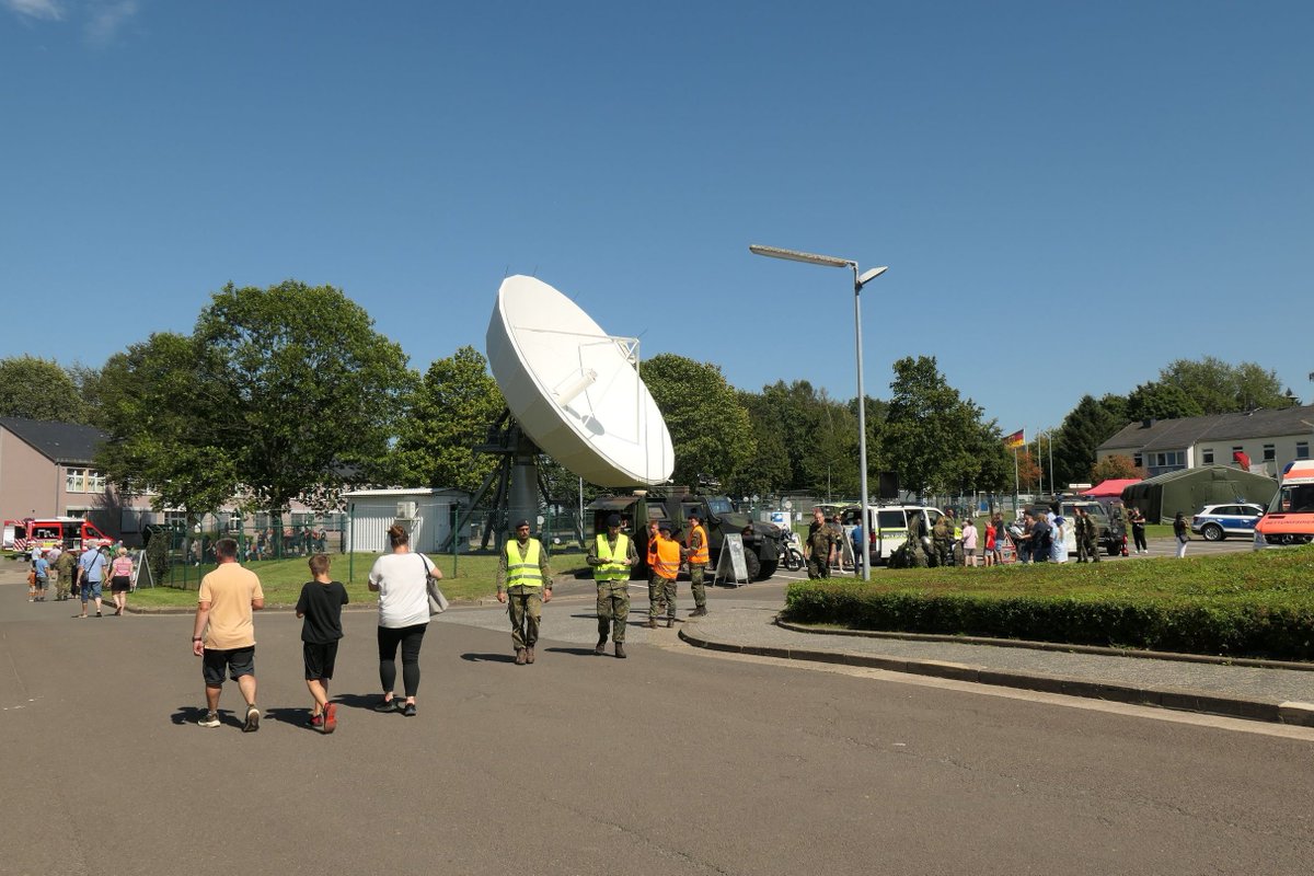 df4wp's tweet image. Tag der offenen Tür beim #ITBtl282 der #Bundeswehr in Kastellaun #Satcom #CIRBw