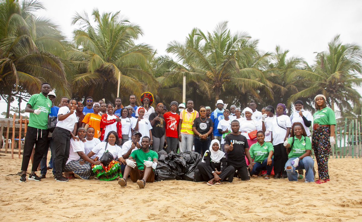 bienvertliance's tweet photo. 📍Forte mobilisation des jeunes écocitoyens du côté de 𝐆𝐫𝐚𝐧𝐝-𝐁𝐚𝐬𝐬𝐚𝐦 ce samedi 24 août dans le cadre de notre 𝐎𝐩𝐞́𝐫𝐚𝐭𝐢𝐨𝐧 𝐍𝐞𝐭𝐭𝐨𝐲𝐚𝐠𝐞 𝐝𝐞 𝐏𝐥𝐚𝐠𝐞. La plage n’est pas une décharge publique.

Chaque geste compte 💛
#OngBienVERTliance #CleanUpDay #ODD14 https://t.co/EGA05Dfn3r