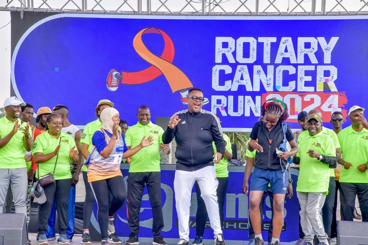 UgRotaryCancerP's tweet photo. Special recognition was extended to the runners who traveled all the way from Kenya to join other participants at UMA Lugogo parking grounds for the #RotaryCancerRun24. #SpreadMagicInEveryStep https://t.co/5ybtLx4kpz