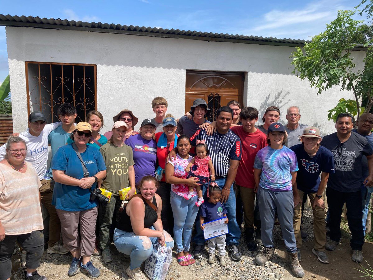 Colt45_2027's tweet photo. This summer, I took time to do a mission trip to Guatemala to build a house and help at an orphanage. @PrepbaseballKY @_HCHSBaseball @HCHSCougars @KentFoushee https://t.co/kl11nWcU1F