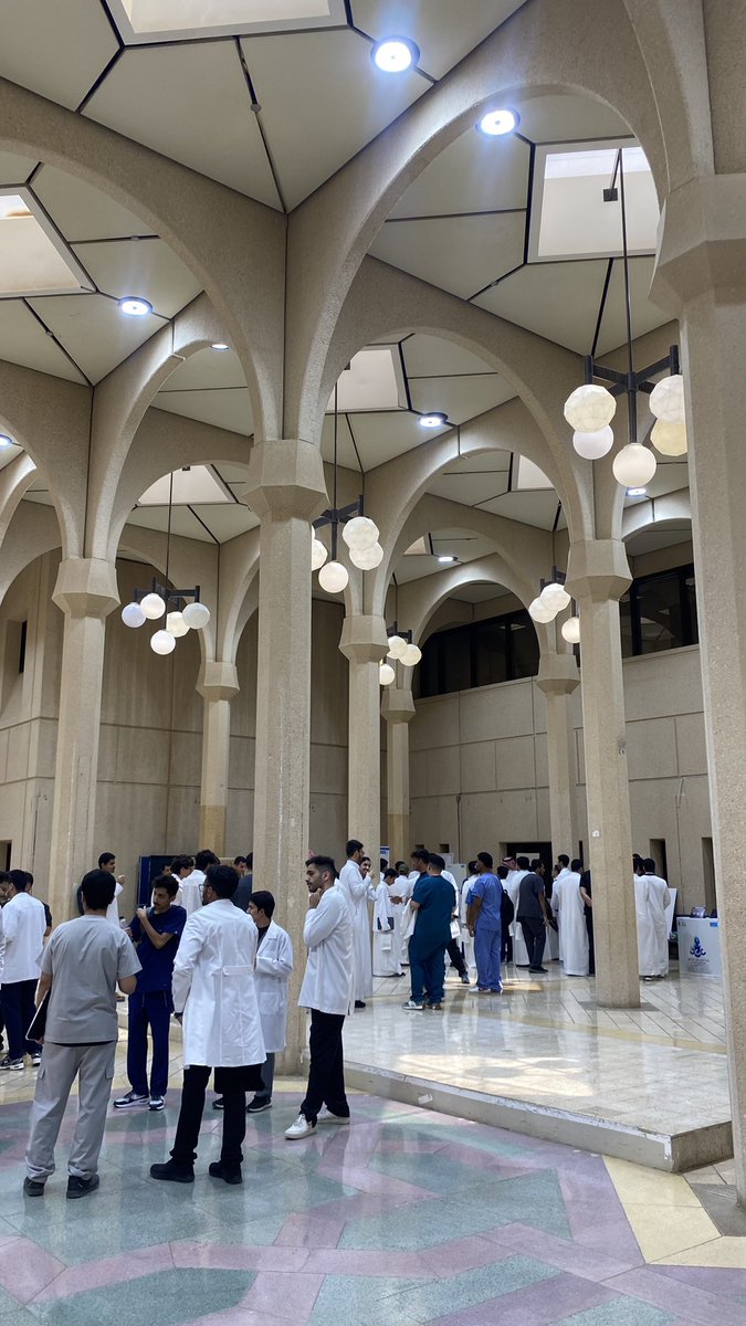 h1aitham's tweet photo. 2024.8.18 | اليوم الاول في كلية الصيدلة👨🏻‍⚕️

باسمك اللهم نخوضُ دُروبًا جديدة آملين أن لا نتعثر، اللهم اجعلها بداية خير و تيسير و توفيق وارزقنا فيها علمًا يُنتفع به 💙 https://t.co/yXVogcMtDQ