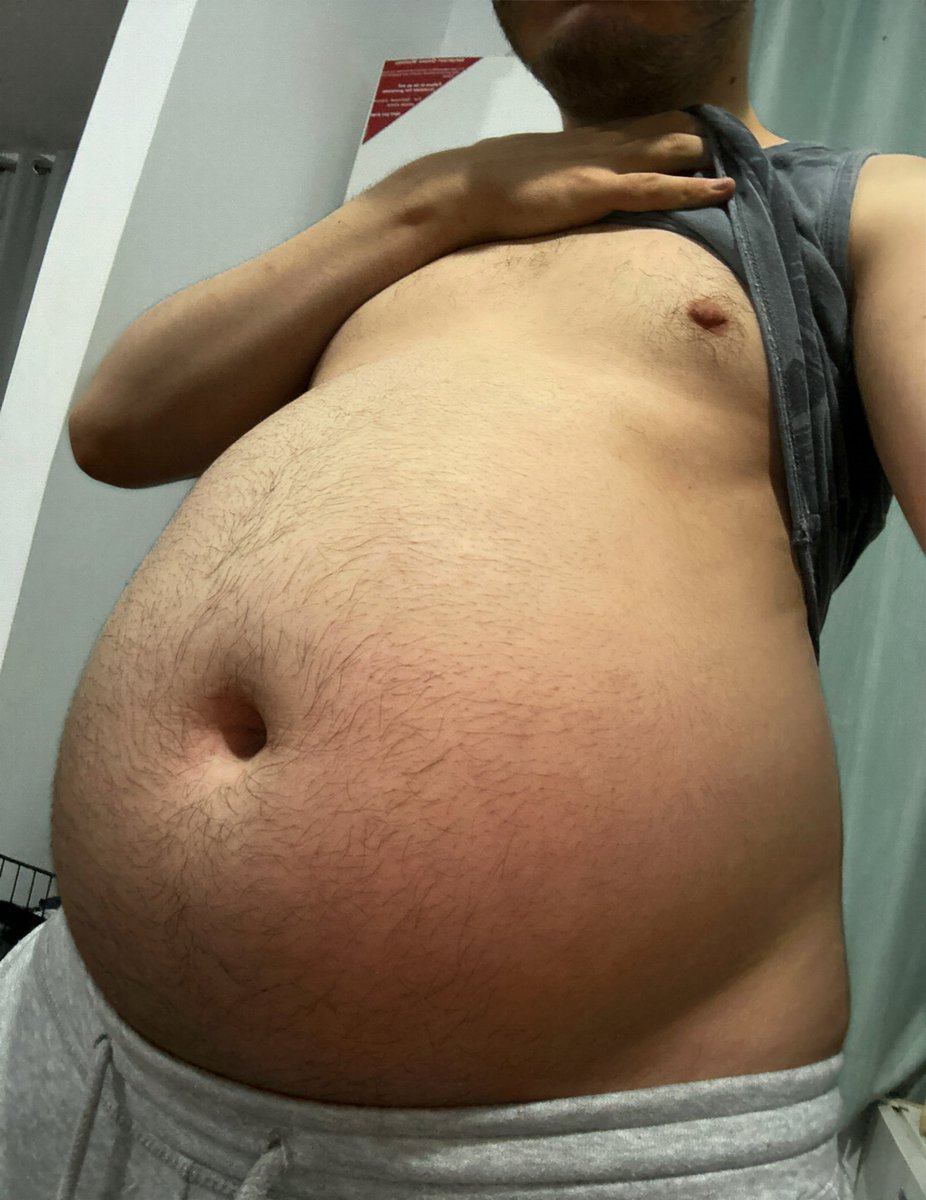 Hogger_Pig's tweet photo. Caution: Belly in picture is hungrier than it appears!
Feed with caution #gainer #vore #pig #twinkdeath https://t.co/Ggp6jUeIiW