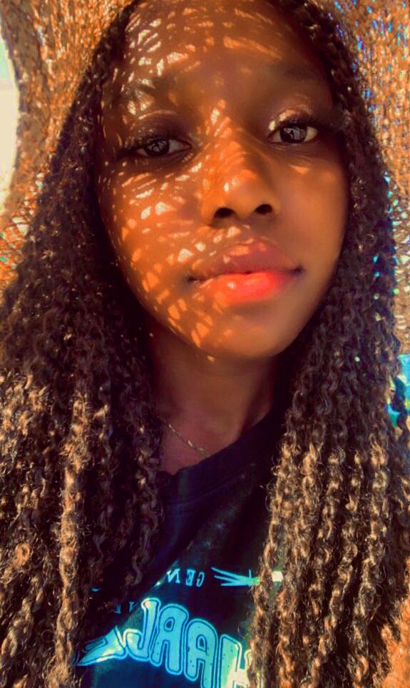 JameoNakimera's tweet photo. Embracing the selfie game with a sprinkle of sunrise's magic! 🌅💫 #SunriseKiss https://t.co/pH1z2oZTli