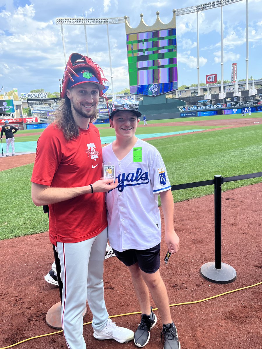 KCKid1507's tweet photo. Such a fun day today at the @Royals game!!! Got to rip some packs with @Phillies @MattStrahm!!Even got to go on the field due to having on field BP passes!

Thank you so much @MattStrahm for taking the time out of your day to rip some packs before the game!! https://t.co/s5AcQtjwFT