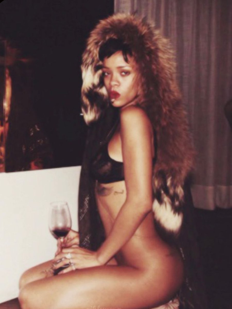 RihannaServes's tweet image. 