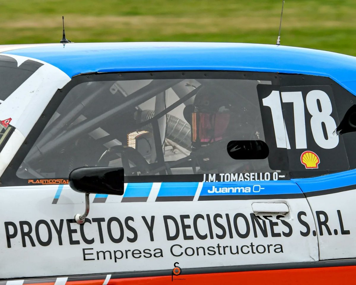 abranpasola15's tweet photo. Bs As @JuanTomaselloOk una postal una pasión No lo entenderian #la15chevrolet #abranpasola15 #lqc #oldschool #newschool  #estoeschevrolet #siempretevoyalentar #ayerhoysiempre #somosnosotros #chevrolet #pasión #argentina🇦🇷 @SsebiPerez 📸💣💥 https://t.co/NRd0d4VKca