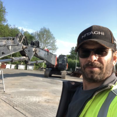 Omar_fe2's tweet photo. #صورة_جديدة_للملف_الشخصي 
#معدات_ثقيلة #Hitachi #Caterpillar #Komatsu #Doosan #Hyundai #Heavy_Equipment #Europe #SaudiArabia #السعودية https://t.co/OJp3ZZFgnl