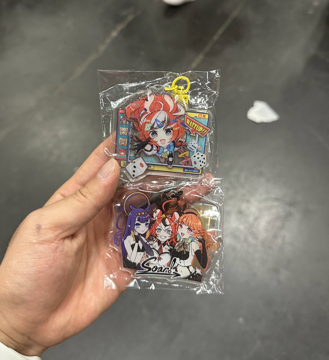 EleMas_Akr's tweet photo. Finally I found and got it! Big thanks for the cute art and its unique design 😁 https://t.co/LAqlYTaS6Q