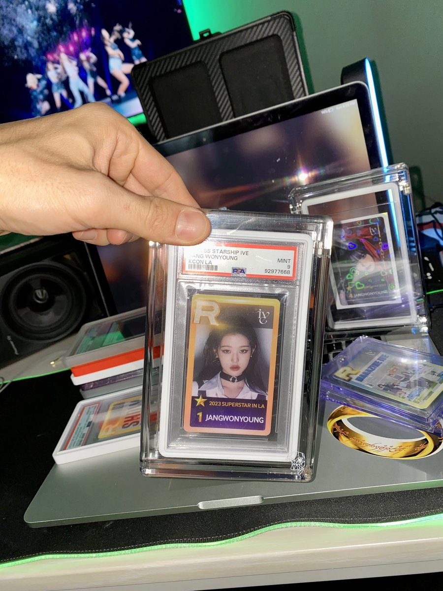 BenEttedgui's tweet photo. The only PSA 9 ever graded! #Kpop #Kcon #KconLA #Jangwonyoung #Wonyoung #Photocard #SuperStar #IVE https://t.co/bDLyEtitkX
