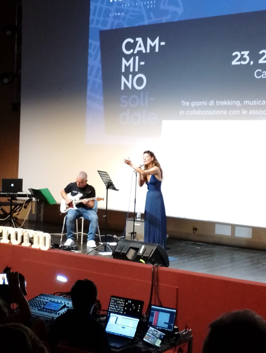 CAIAmatrice's tweet photo. Uno dei sentieri storici di #amatrice si è animato di escursionisti e musica. La voce di Alessandra Diodati ha incantato il gruppo fino alla Casa della Montagna. Poi la visita al Museo Civico, la visione di TESORI RISORTI nell'Auditorium della Laga e l'esibizione di Giada Nobile. https://t.co/deiHu6Mip1