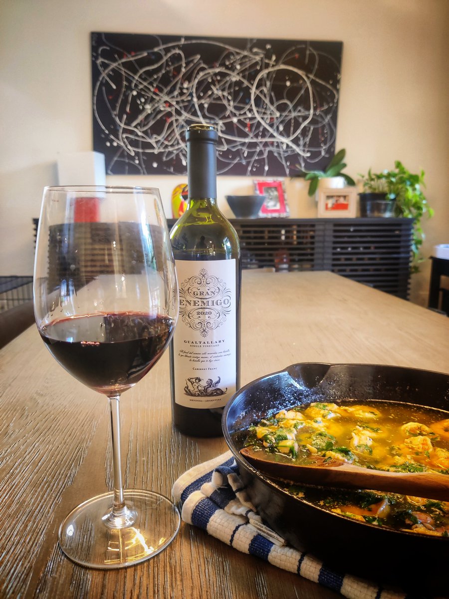Esteban Rios (@foragebreeding) on Twitter photo Dicen que las gambas al ajillo van con vino blanco
Para nosotros van con esta delicia 🍷<a href="/alevigilmalbec/">Alejandro Vigil</a> Dicen que las gambas al ajillo van con vino blanco
Para nosotros van con esta delicia 🍷<a href="/alevigilmalbec/">Alejandro Vigil</a>