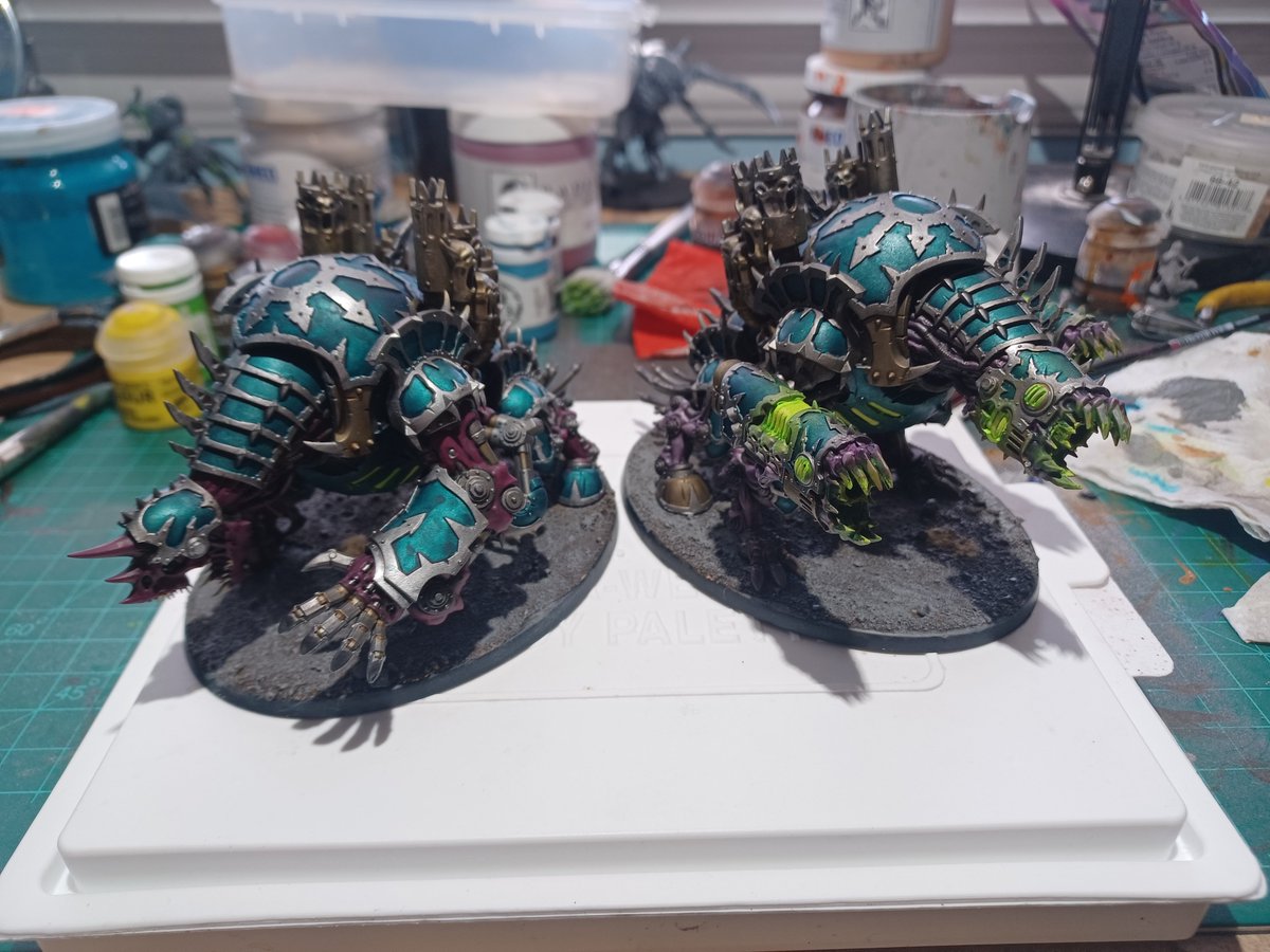 Painted couple of doggos. Probably should have used them for the game this morning... #40k #warhammer4