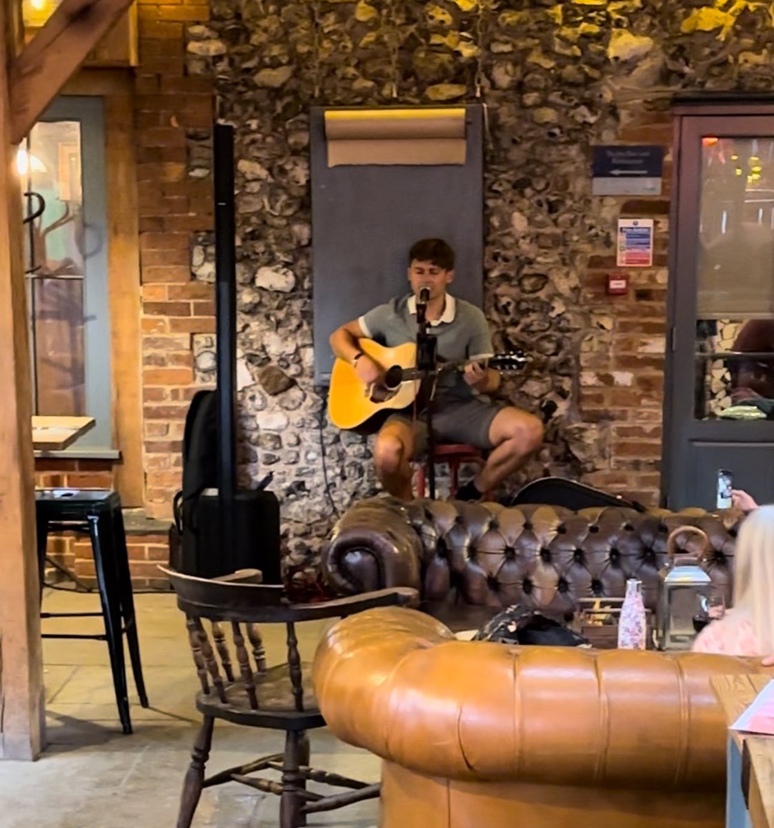 longman_1973's tweet photo. @DabblingDuckGM well that was good…Gary Lee Ward &amp; Patrick Phelps a brilliant afternoon/evening of live music #livemusic #summervibes #inthebarn #thanksguys https://t.co/xoInmvhX2H