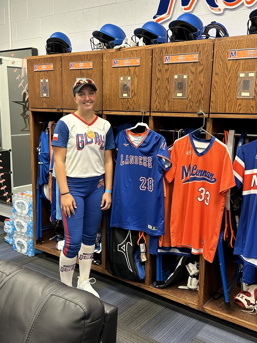 KarlieDemel's tweet image. After a great camp and talk with @CoachBerry33 I am so blessed to have received an offer from @McLennan_SB to continue my academic and athletic career! 🧡💙
