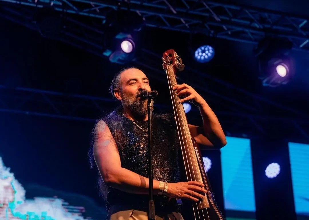 _varadero's tweet photo. Imposible no pasarla bien rodeados de tanto talento, hoy es la última noche, ¿nos acompañas? 

#VaraderoJosone #eventos #Cubatravel https://t.co/FgpTwXh1DM