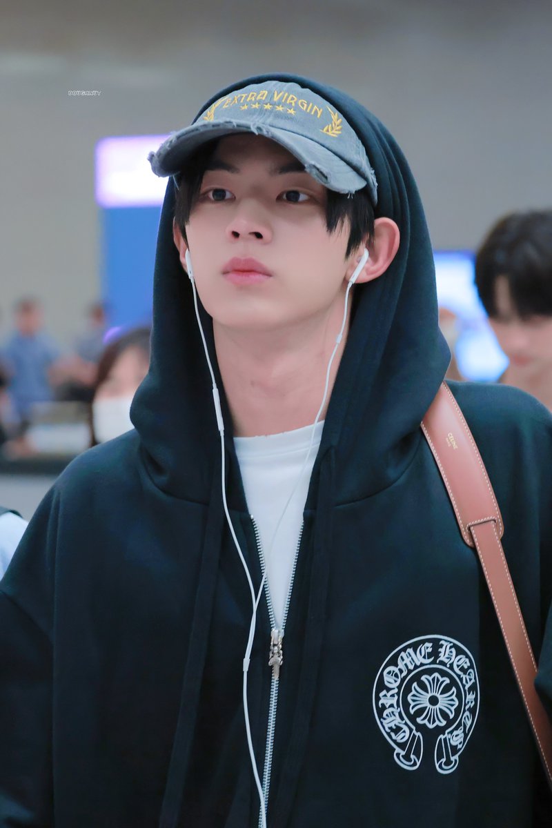 240826 ICN 입국

빨리 쉬어💤

#천재똥강아지 #DOHOON #도훈 
#TWS #투어스 #ドフン #トゥアス