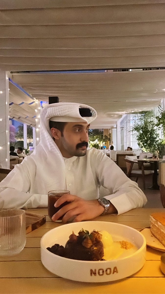 i60ii's tweet photo. ثلاث شهور وانا افضل العزله عن الجلّاس
ماغير امشي على طاريك واسولف على ظلّي

اقوم هناك .. كن الليل يبغاني بـ كلمة راس
بنفس الموعد اللي قلت فيه لـ دمعتي هلّي

كرهت الناس عقبك واقتنعت اني عدو الناس
اشوف قلوبها تدعي عليّ .. وقلبك يهلّي ): https://t.co/nZWVPZTmpT