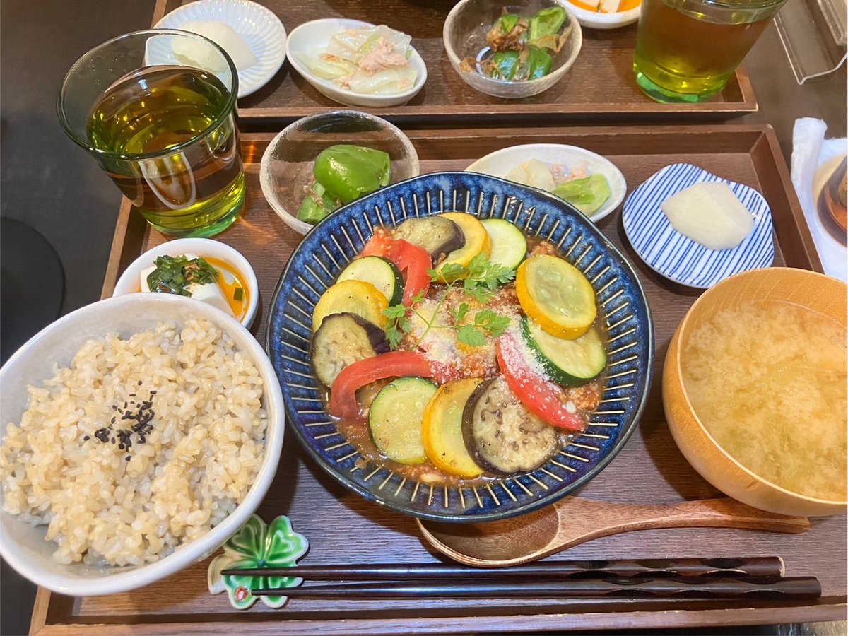 tachibanaminmin's tweet photo. たちばなで��
昨日はMealthyメルシーの特別営業日でした！
来店してくださった方がたくさん写真をあげてくださいました（いただいた写真を使わせていただきました）

過去最高の来店数をまたまた更新しました（店長お疲れ様！）

お店をこんな人気にした店長は何者だ！ https://t.co/DN58lFa1y3