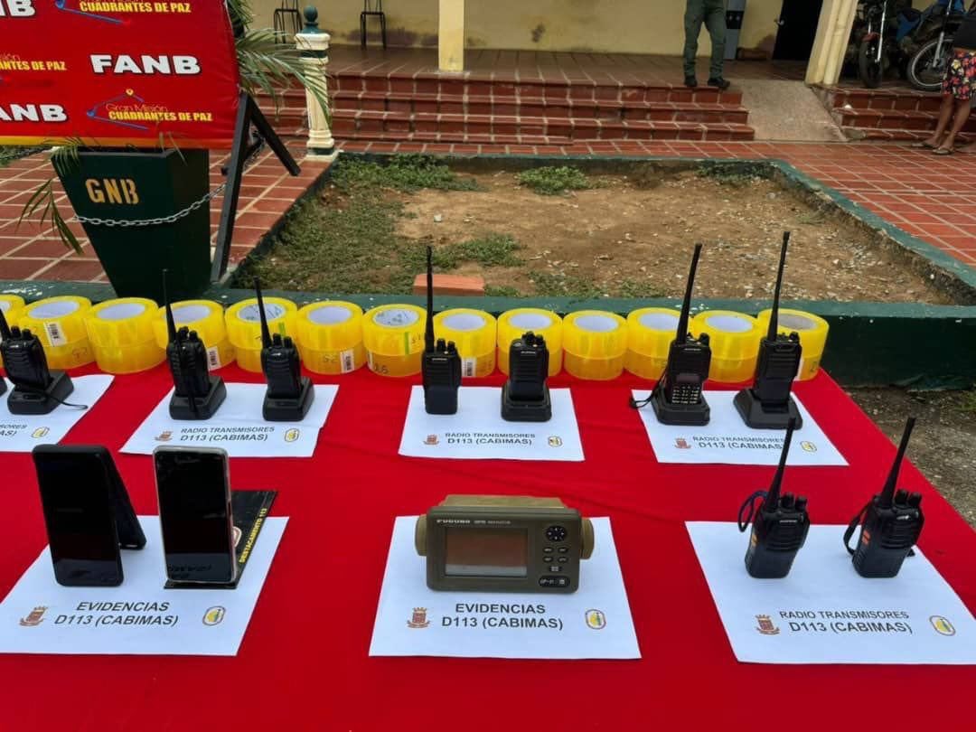 En el marco de la Operación “Relámpago del Catatumbo 2024” efectivos de la #FANB, en Comisión Mixta con los Organismos de Seguridad Ciudadana del Estado, en labores de patrullaje, escudriñamiento y reconocimiento de ruta, área y zona efectuaron la aprehensión de dieciocho (18)