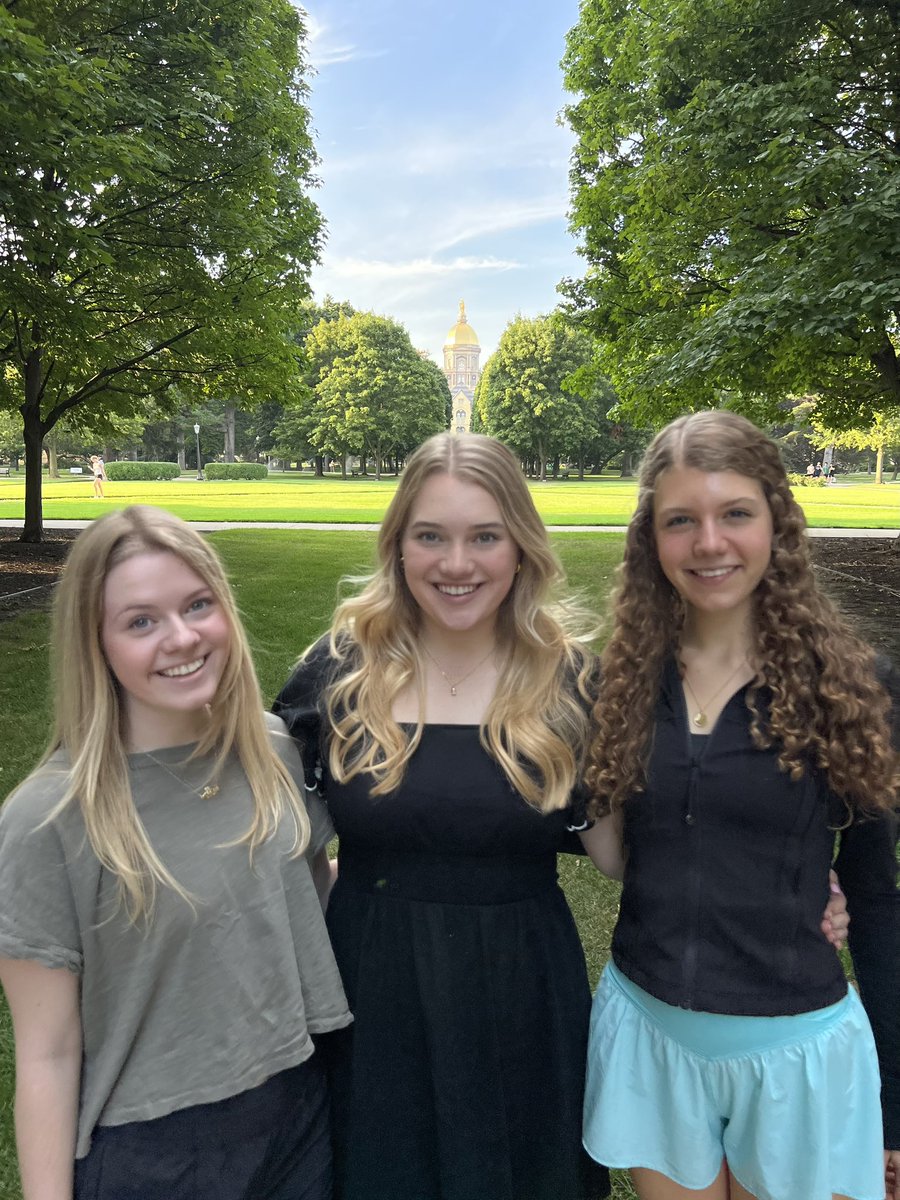 sdmiller3's tweet photo. Grateful to have 3 daughters @NotreDame! Lots of smiles and a few tears as we dropped @romiller24 and Reagan off as first year students. @maevekmiller all the best for a fantastic junior year, academically and with @NDStuGov! Carpe Diem and Go Irish, ladies! https://t.co/k4fOOk8uW6