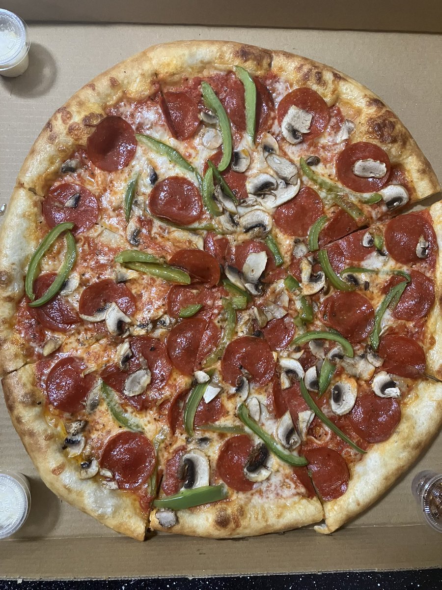 FrankSebben's tweet image. I call this order my “cartoon pizza”