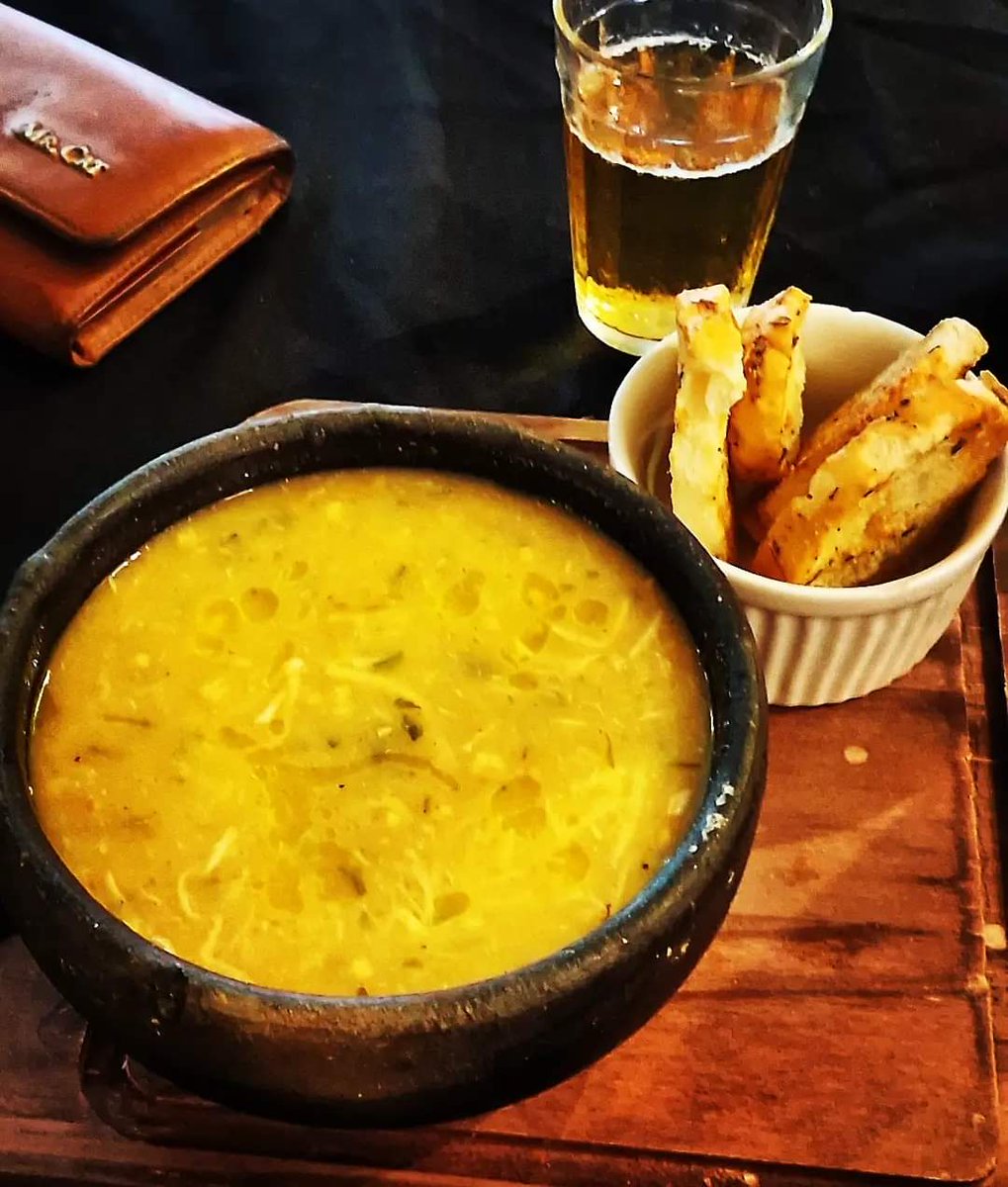 Fim de domingo, friozinho, chuva... O corpo implorava por um caldo ou sopa. Fui com o indefectível Caldo de Quengua e tô imediatamente abraçado #DODOLAND #BSJ