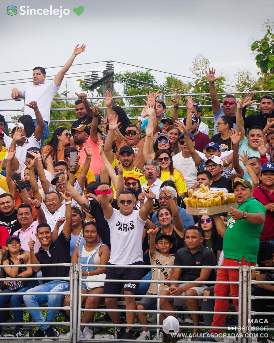 AguilasDoradas's tweet photo. #EquipoDorado | Este post es dedicado a todos ustedes, nuestros hinchas. 👏🏼🫶🏼💛

Gracias por acompañarnos, alentar durante los 90 minutos y hacer de nuestro nido un fortín. 🦅⚽

¡Los queremos! 💛 https://t.co/GvIZlJspdf