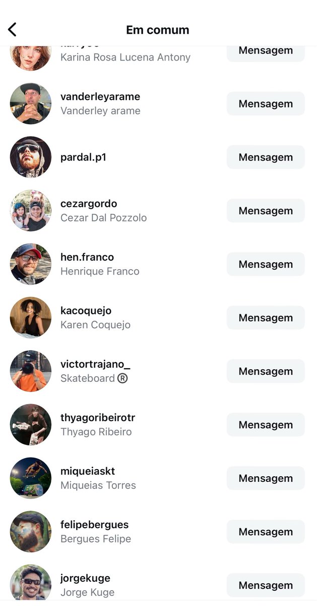 O candidato estelionatário tá servindo pra excluir algumas pessoas do meu insta 
Foto - pessoas que eu sigo e que seguem o candidato couch