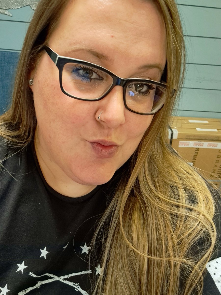 Go0nQueen's tweet image. Death Before Disarmament. 
Kiss my ass, anti-gunners. 
😘

#Pro2A 🤙🏻