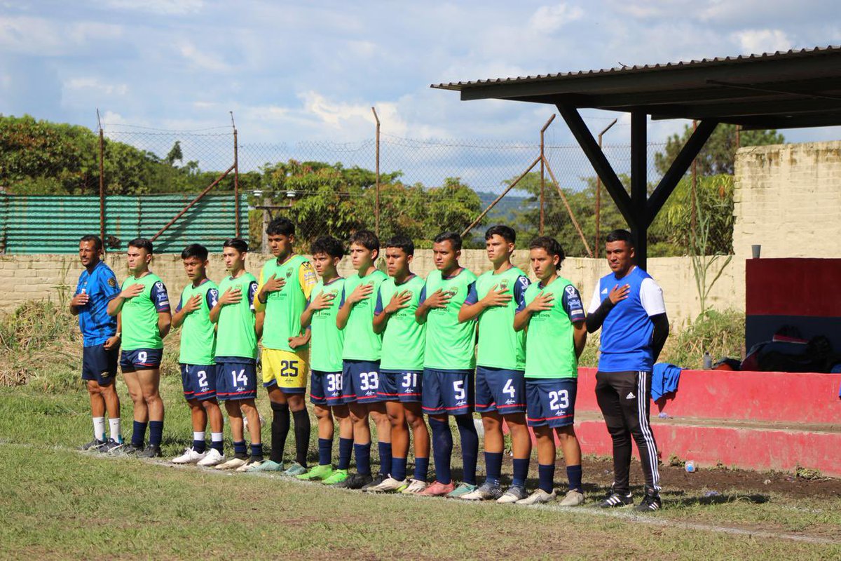 cfmartesoya's tweet image. #Fotogaleria

Los mejores momentos del partido vs Sensunte Cabañas FC, donde caemos por el marcador de 1-3.

Ánimos muchachos que esto apenas comienza 👊🏼
#oralite 
#SanSalvadorEste
#JoseChicas
#youandisv 
#agualoscoquitos
#chevicheriaelsami