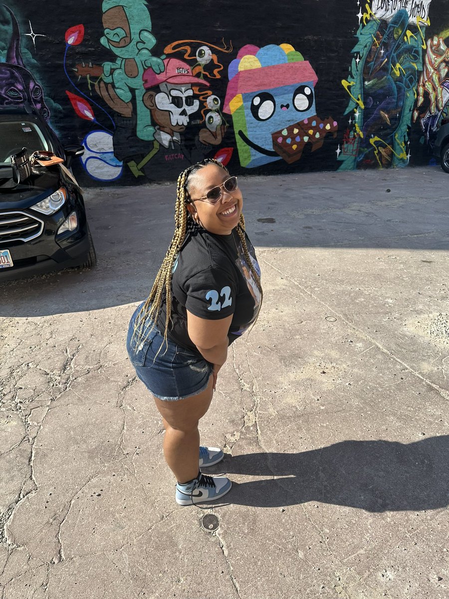 ChinaPerry22's tweet image. Just a girl who loves basketball @_ajawilson22 &amp;amp; @Reese10Angel I enjoyed! Watching you ladies play in person! #skytown #chicago #ChicagoSky