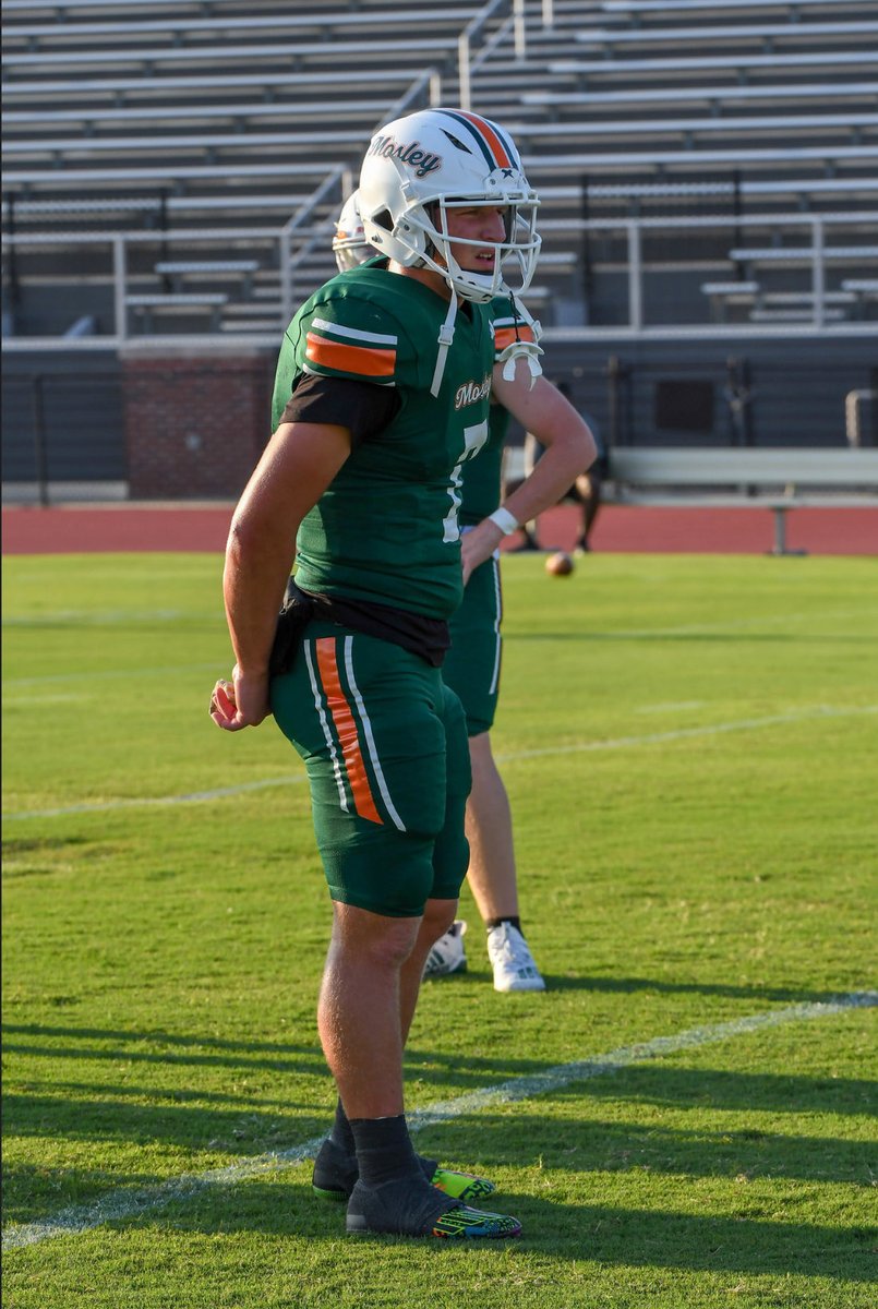 Week 1 highlights v Rutherford
17-23 74% 288 passing yd with 5 passing TD hudl.com/v/2PtrvA