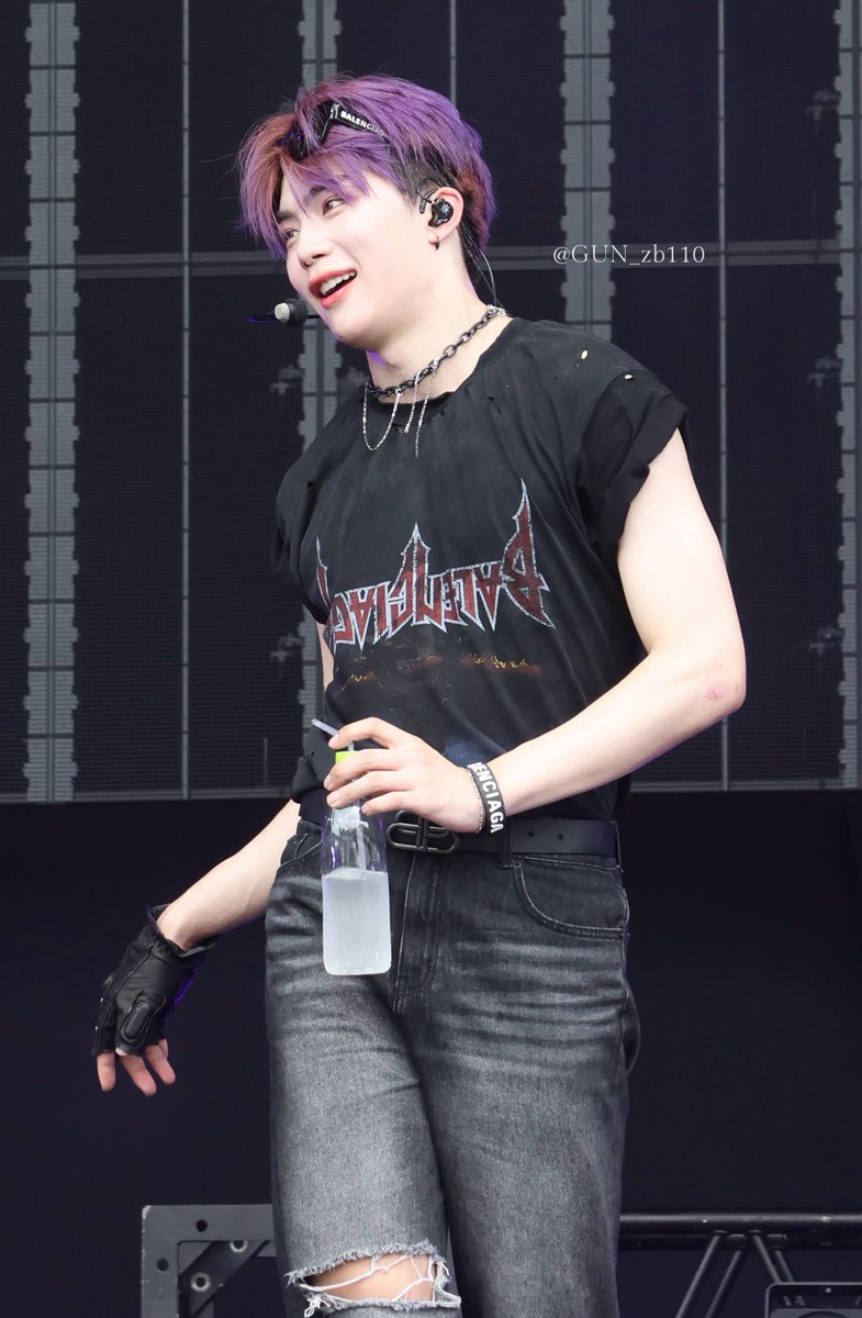 GUN_zb110's tweet photo. 240817 SUMMER SONIC OSAKA

#ZEROBASEONE #ZB1 #제로배이스원    
#PARKGUNWOOK #박건욱 #パクゴヌク https://t.co/BEzoW282EL