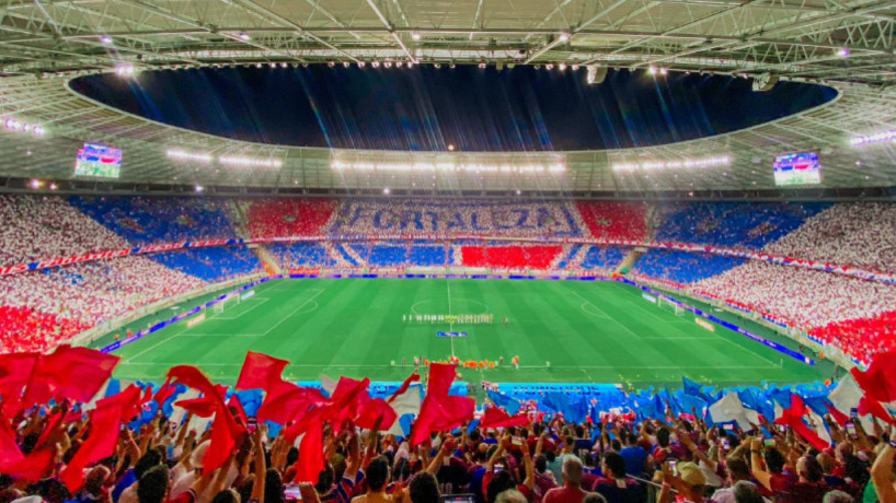 SofascoreBR's tweet photo. 🔎 O @FortalezaEC venceu os seus últimos 13 jogos em casa! É a maior sequência da equipe desde 2006! 🏟️🔥

⚔️ 13 jogos
✅ 13 vitórias (!)
📊 100% aproveitamento (!)
⚽️ 24 gols (!)
🚫 5 gols sofridos (!)
👟 7.3 finalizações p/ marcar gol (!)
⚠️ 28.6 finalizações p/ sofrer gol (!) https://t.co/dmte9b4d6l