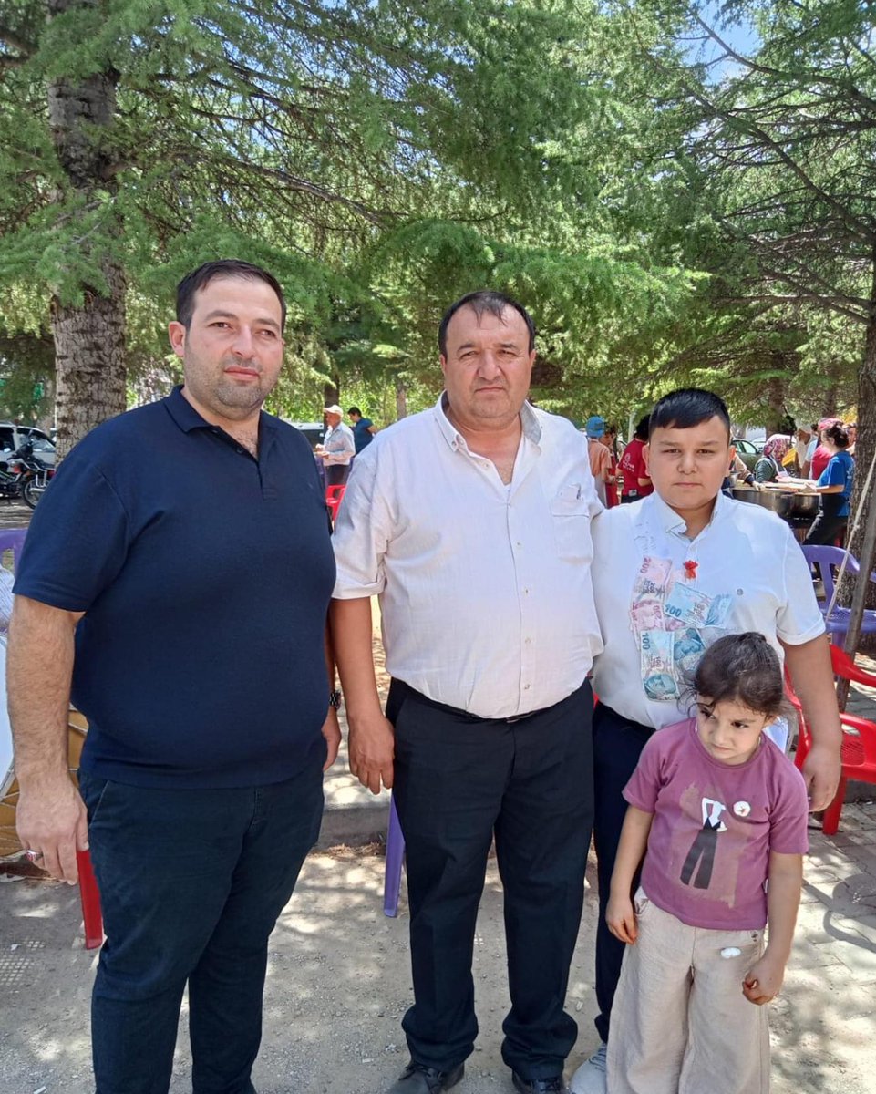 MHP_acpym's tweet photo. Acıpayam Galericiler Sitesi esnaflarından Ekrem Özek’in evladının düğününe Başkan Vekilimiz Okan Özdemir katıldı. Rabbim iki cihan saadeti nasip etsin. https://t.co/CqTvcvgmhU