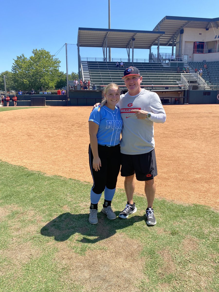 Jadyn_Brawley's tweet photo. I had an amazing time down at @UGASoftball. I loved the campus and the whole staff was very welcoming. Thank you to @UGACoachTony @Syd_finch @MikeDavo17 for having me and I hope to be back soon. 🩵🤍@fury_07 @FURYPremier2026 https://t.co/RFd7Ca1VNT