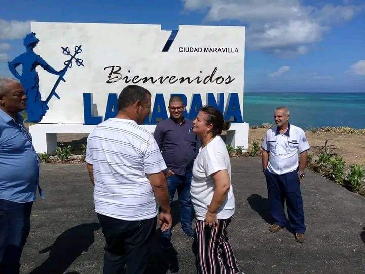 📢| Autoridades del Partido y el Gobierno en #LaHabanaDeTodos, encabezadas por la Gobernadora <a href="/YanetHzP/">Yanet Hernández Pérez</a>, chequearon este domingo acciones de mantenimiento a vías principales de entrada a la capital.
#LaHabanaViveEnMí 

📸 <a href="/Roilancu1/">Roilán Rodríguez Barbán</a> 

<a href="/IzquierdoAlons1/">Livan Izquierdo Alonso</a> <a href="/JesusOtamendiz/">Jesús Otamendiz Campos</a>