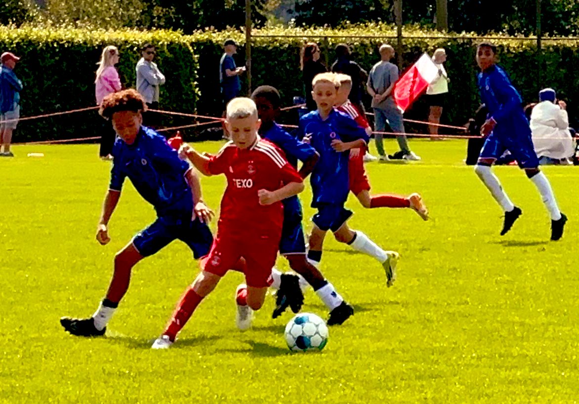 AberdeenFCYouth's tweet photo. 🏆🇳🇱 A fantastic weekend for our U12’s, finishing 2nd at the @mvctoptoernooi!

Some great performances against the likes of Chelsea, Borussia Dortmund, Feyenoord, KRC Genk and AZ Alkmaar.

Thank you to the tournament organisers, we are looking forward to next year!

#StandFree 🔴 https://t.co/kdPnQGTrrV