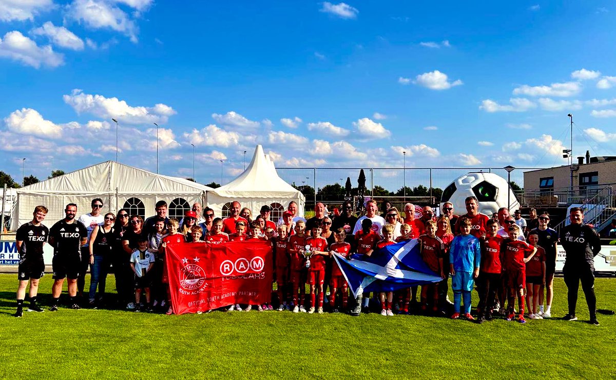 🏆🇳🇱 A fantastic weekend for our U12’s, finishing 2nd at the <a href="/mvctoptoernooi/">MIRU&HJS MVC TOP U12 Tournament</a>!

Some great performances against the likes of Chelsea, Borussia Dortmund, Feyenoord, KRC Genk and AZ Alkmaar.

Thank you to the tournament organisers, we are looking forward to next year!

#StandFree 🔴